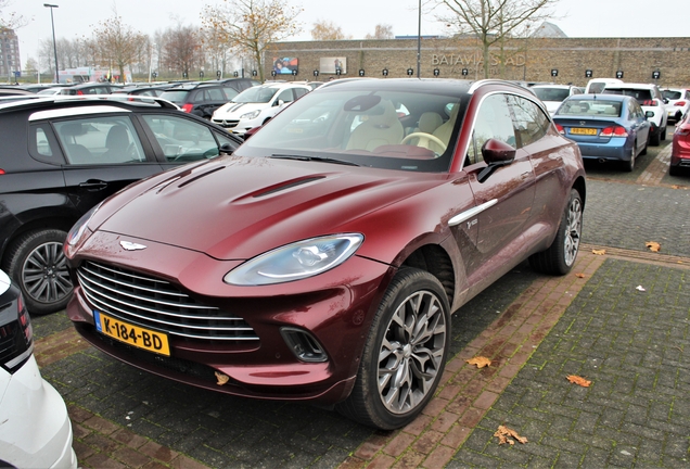 Aston Martin DBX