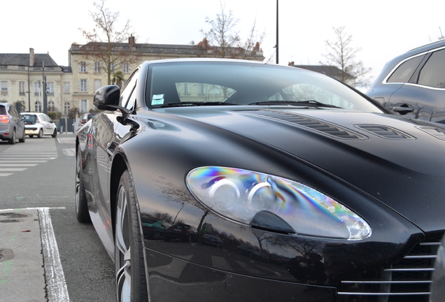 Aston Martin V12 Vantage