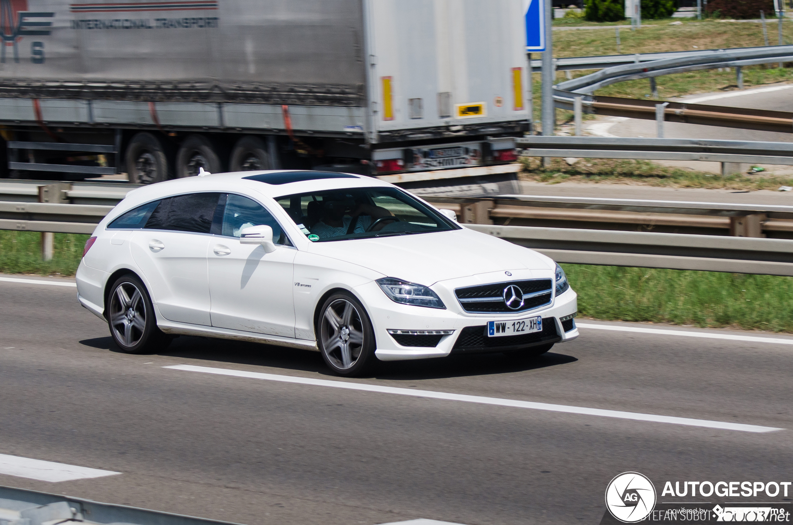 Mercedes-Benz CLS 63 AMG X218 Shooting Brake