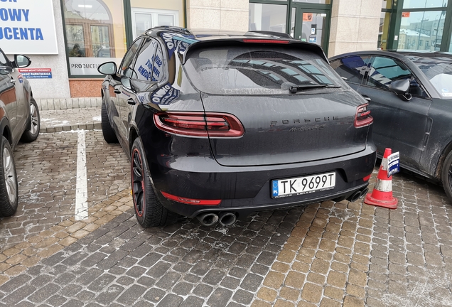 Porsche 95B Macan GTS