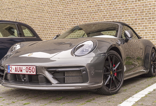 Porsche 992 Carrera 4S Cabriolet