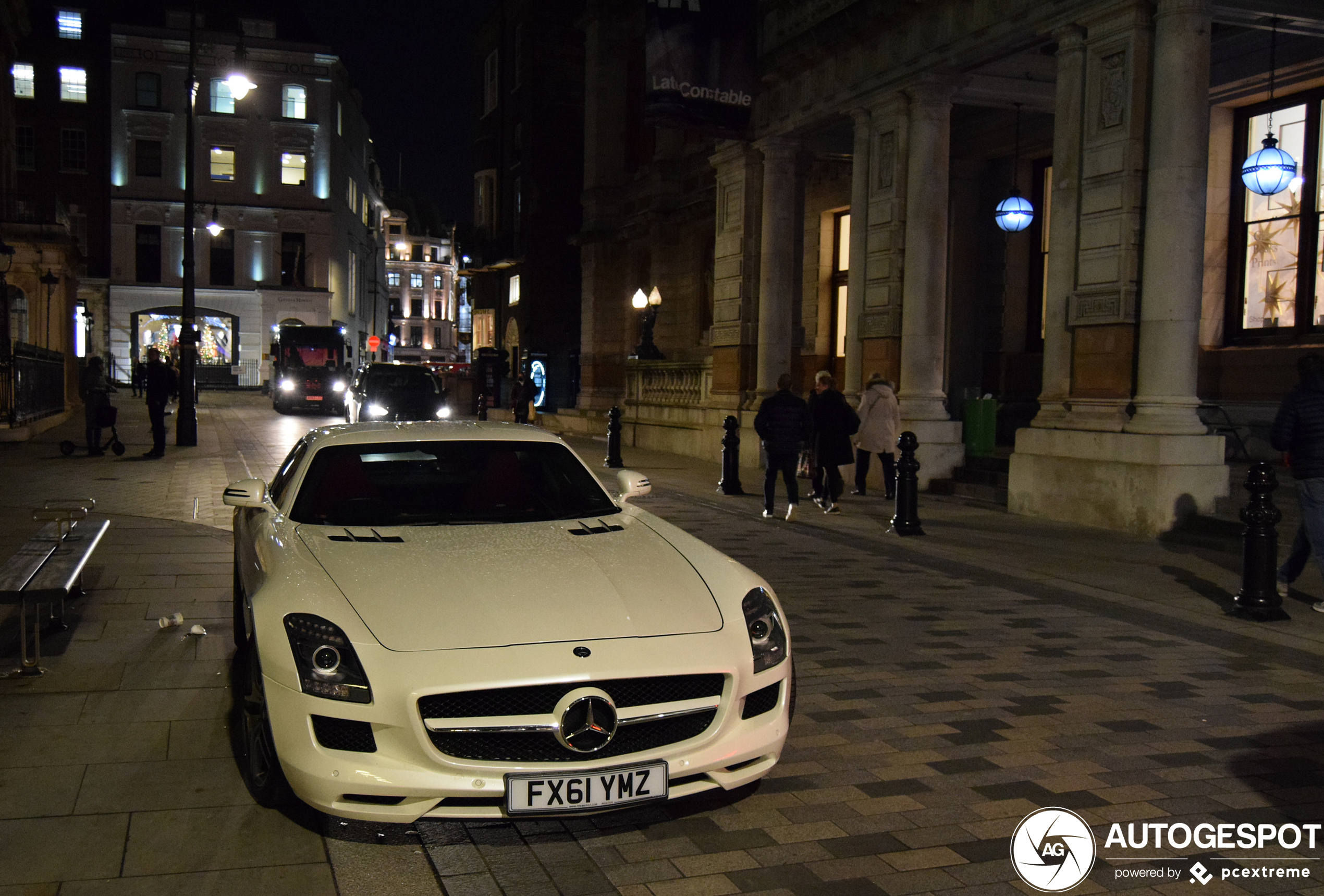 Mercedes-Benz SLS AMG