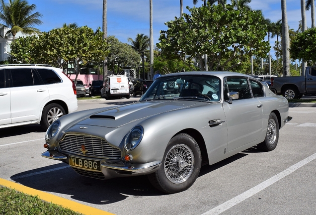 Aston Martin DB6 MKI