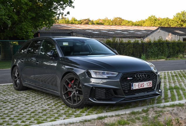 Audi RS4 Avant B9