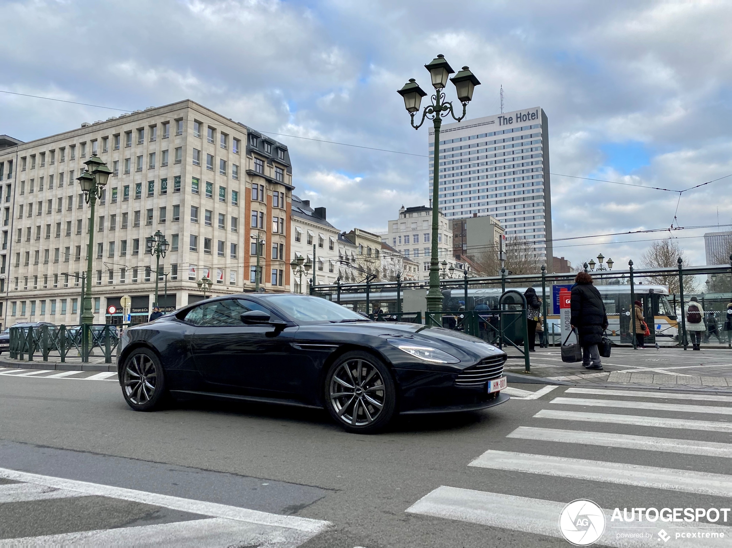 Aston Martin DB11 V8