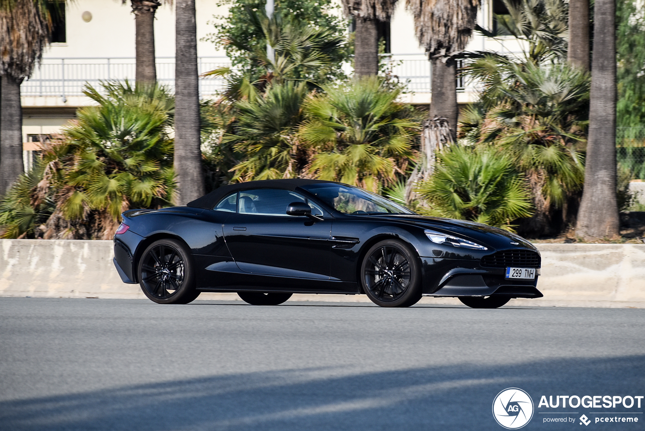 Aston Martin Vanquish Volante