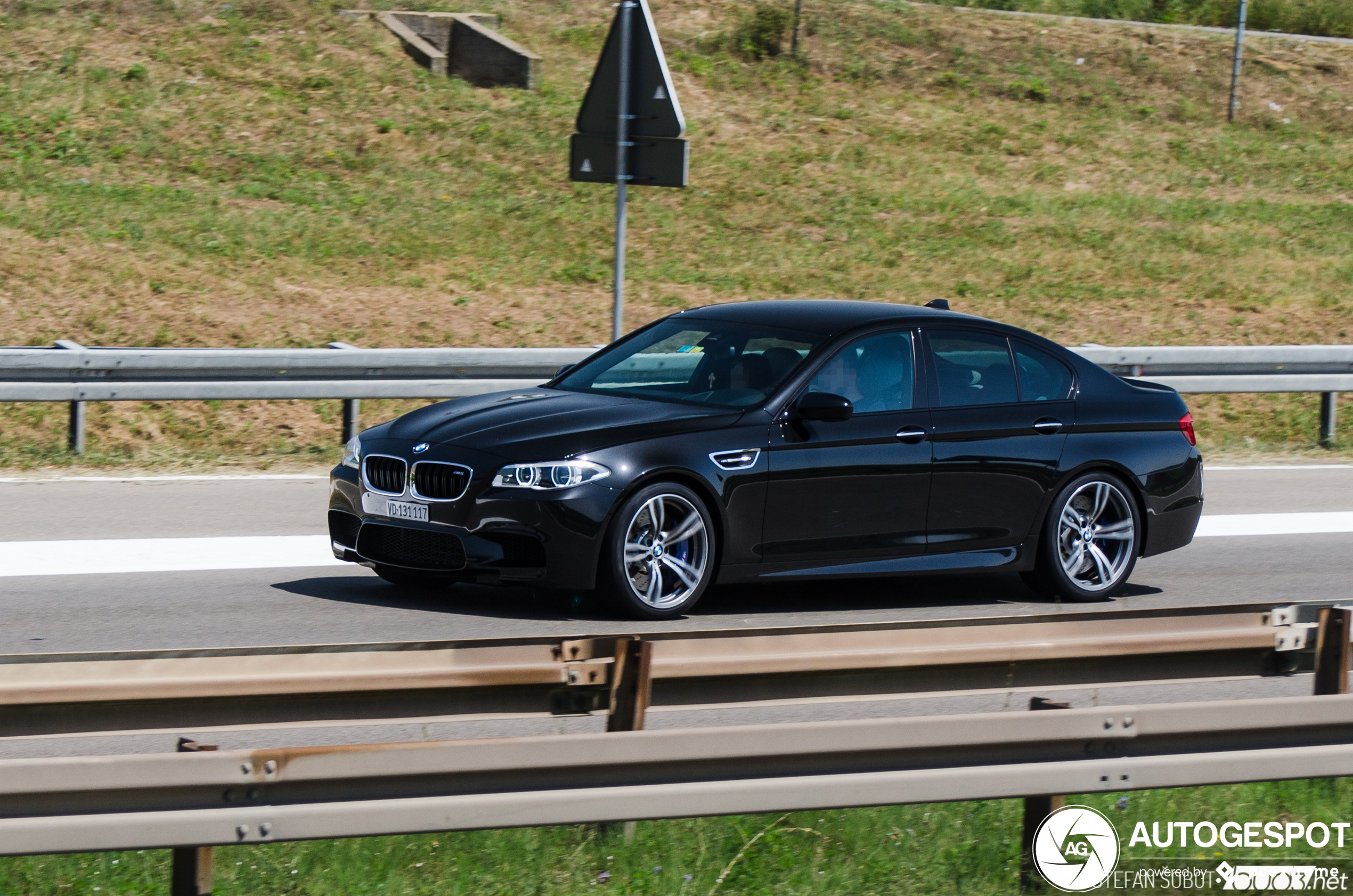 BMW M5 F10 2014