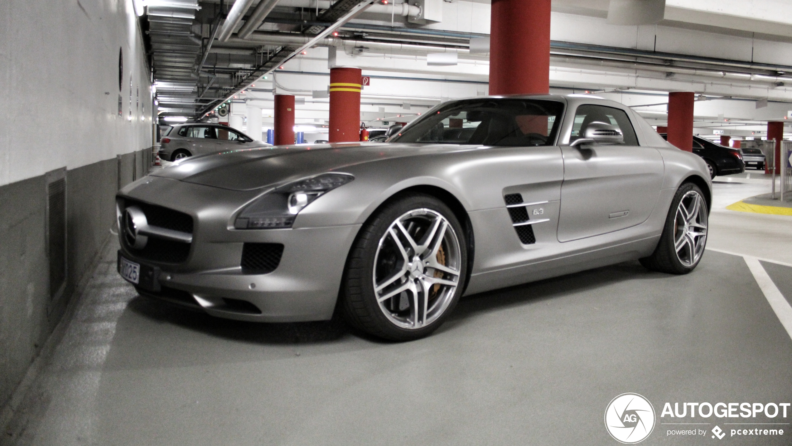 Mercedes-Benz SLS AMG