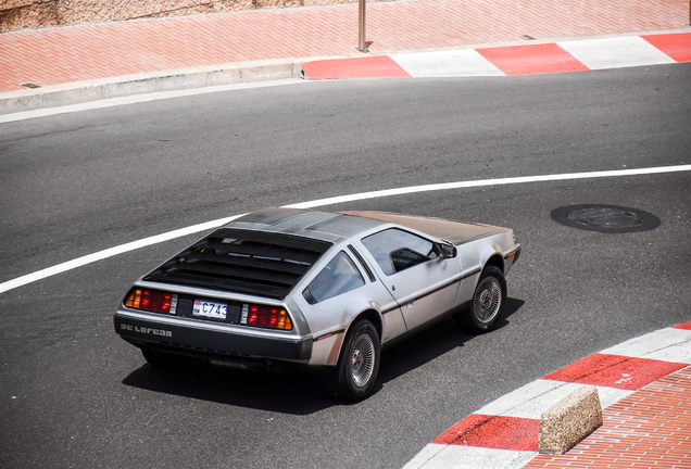 DeLorean DMC-12