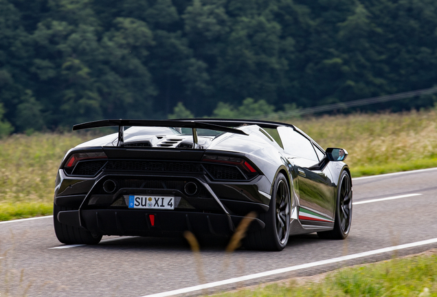 Lamborghini Huracán LP640-4 Performante Spyder