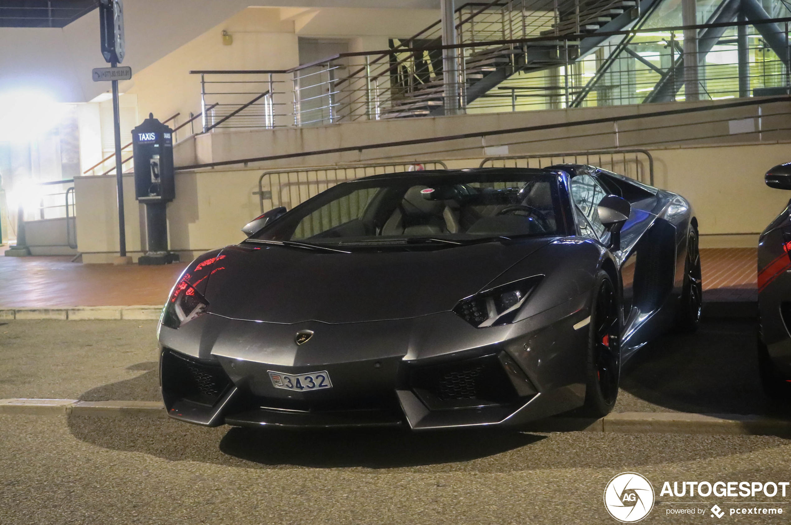 Lamborghini Aventador LP700-4 Roadster