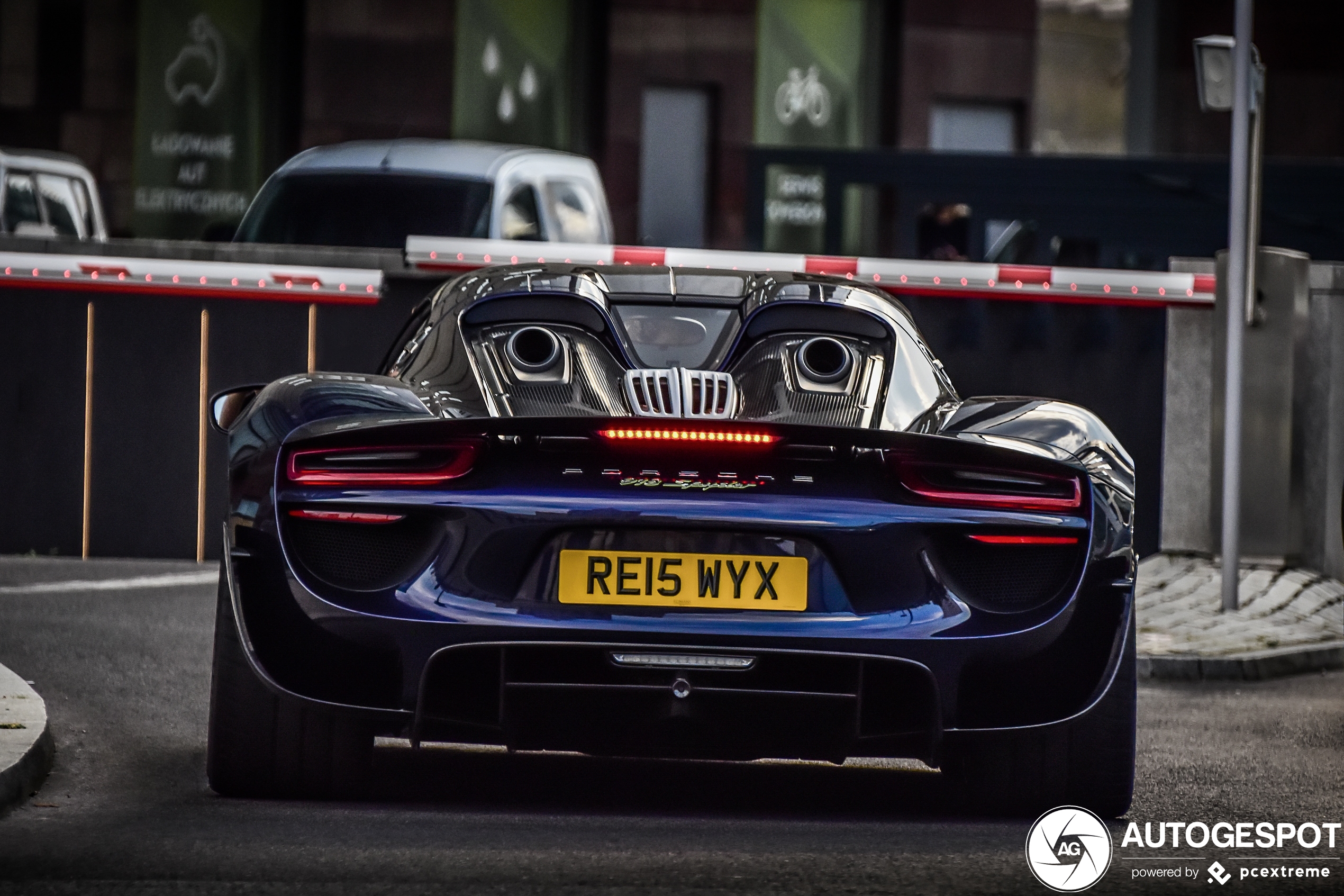 Porsche 918 Spyder Weissach Package