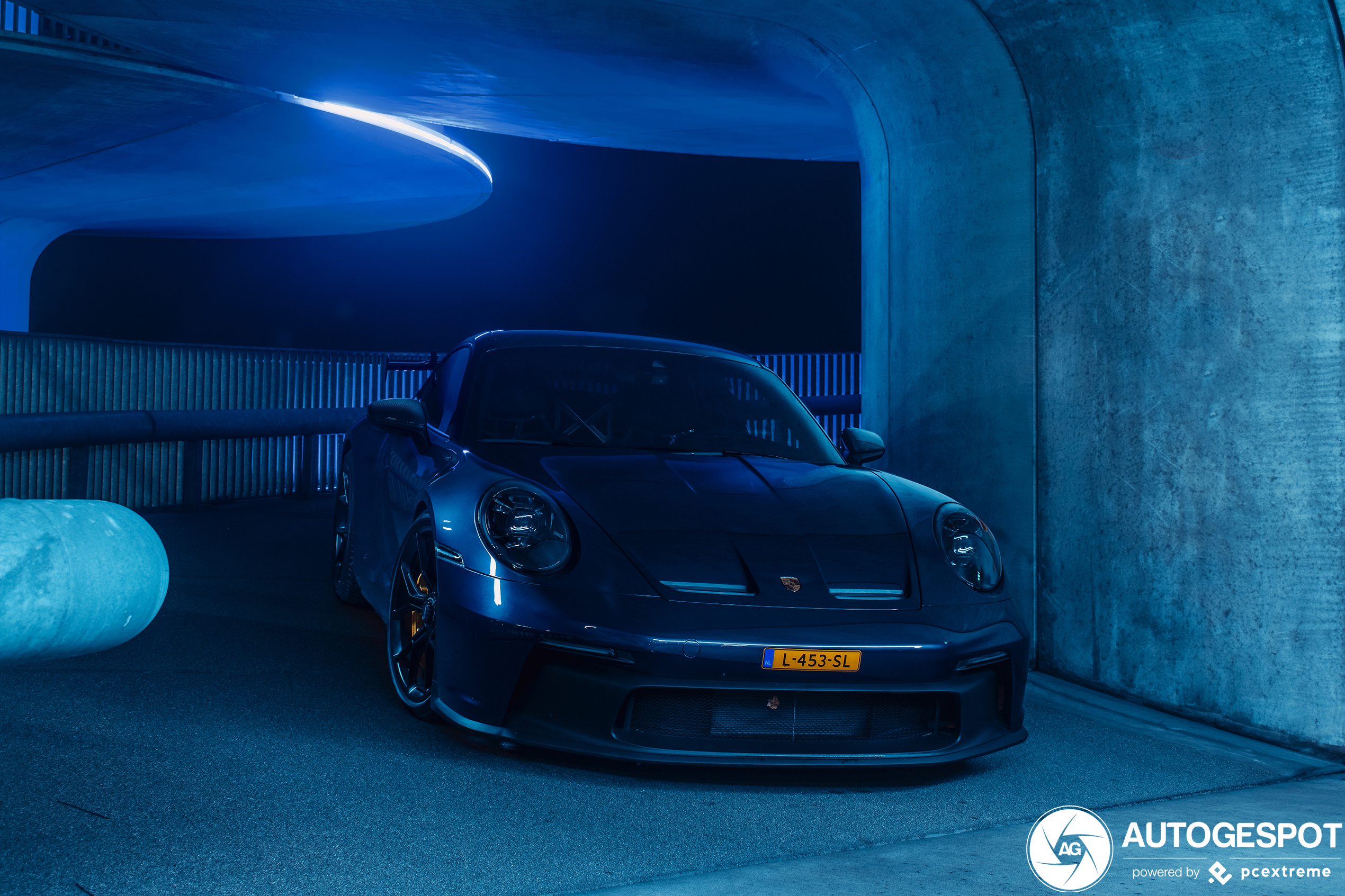 Nederlandse 992 GT3 houdt nachtelijke fotoshoot