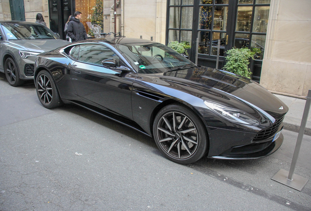 Aston Martin DB11