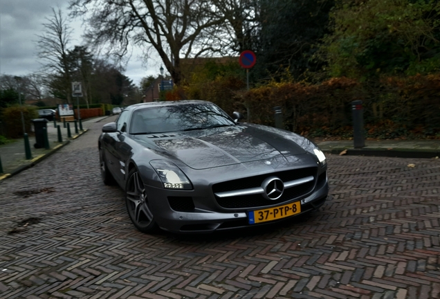 Mercedes-Benz SLS AMG