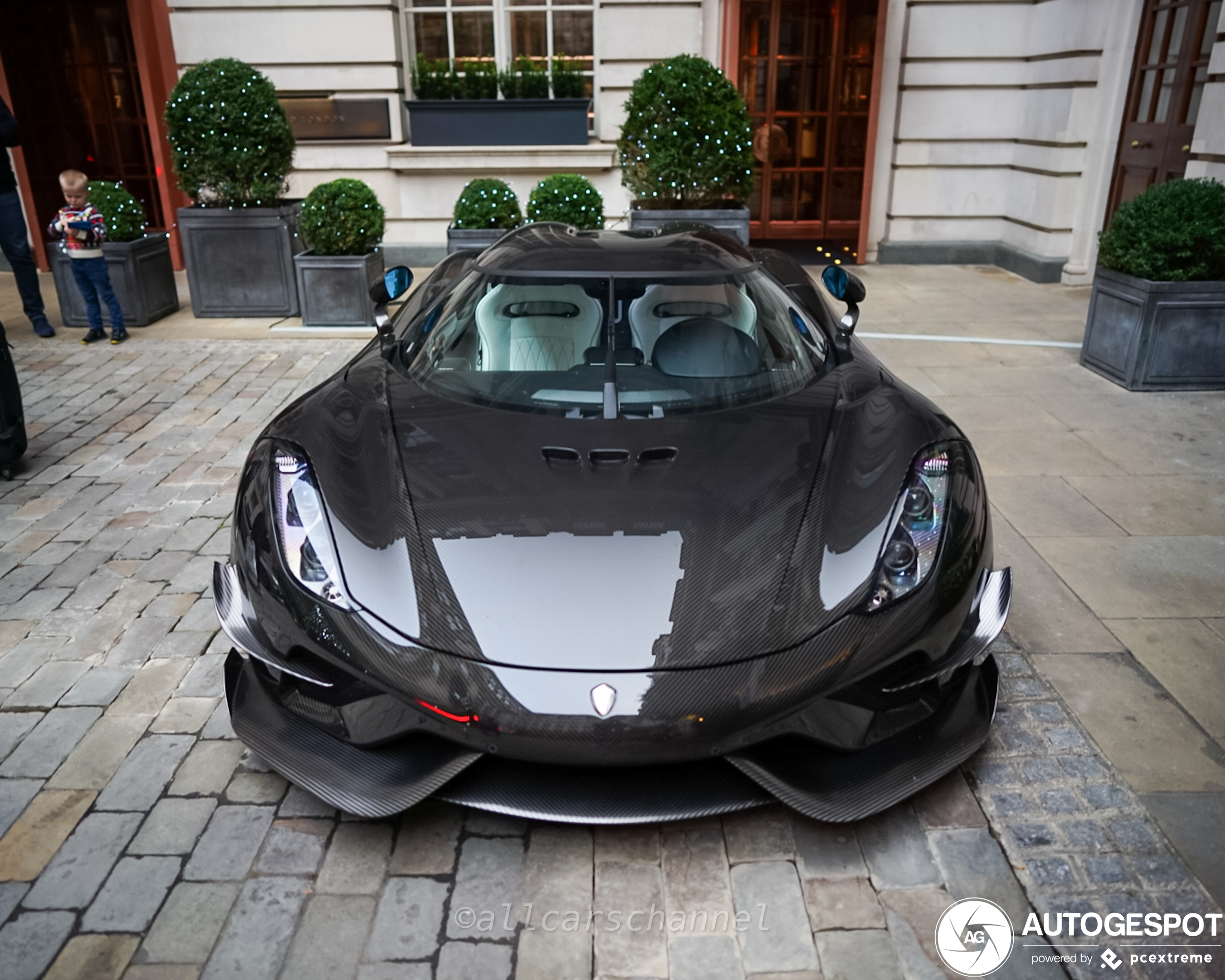 Megaspot: Koenigsegg Regera in Londen