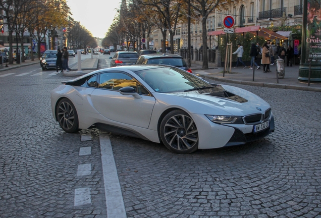 BMW i8