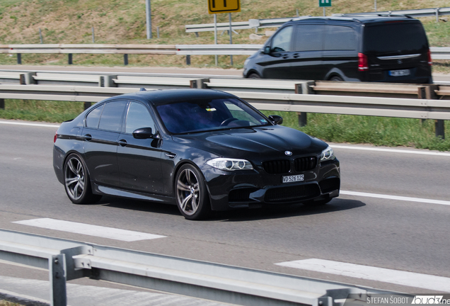 BMW M5 F10 2011