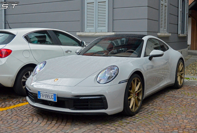 Porsche 992 Carrera 4S