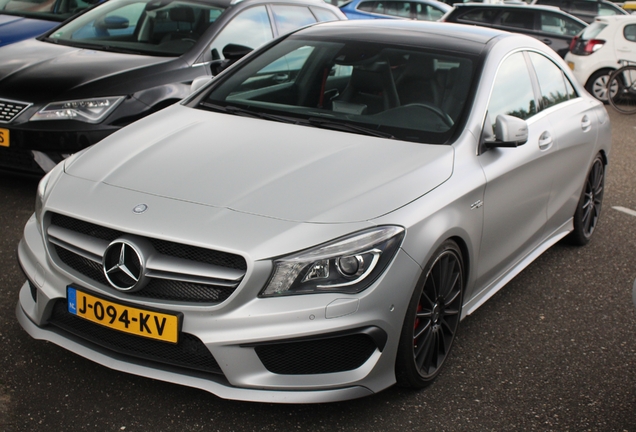 Mercedes-Benz CLA 45 AMG C117