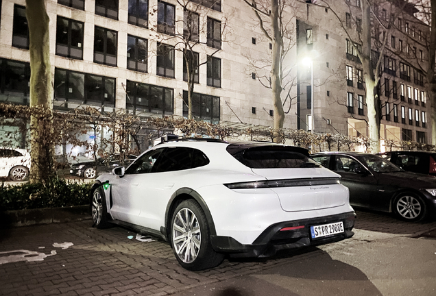 Porsche Taycan Turbo Cross Turismo