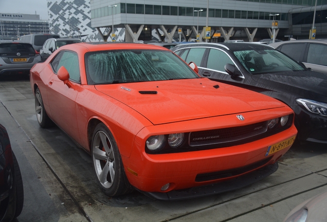 Dodge Challenger SRT-8