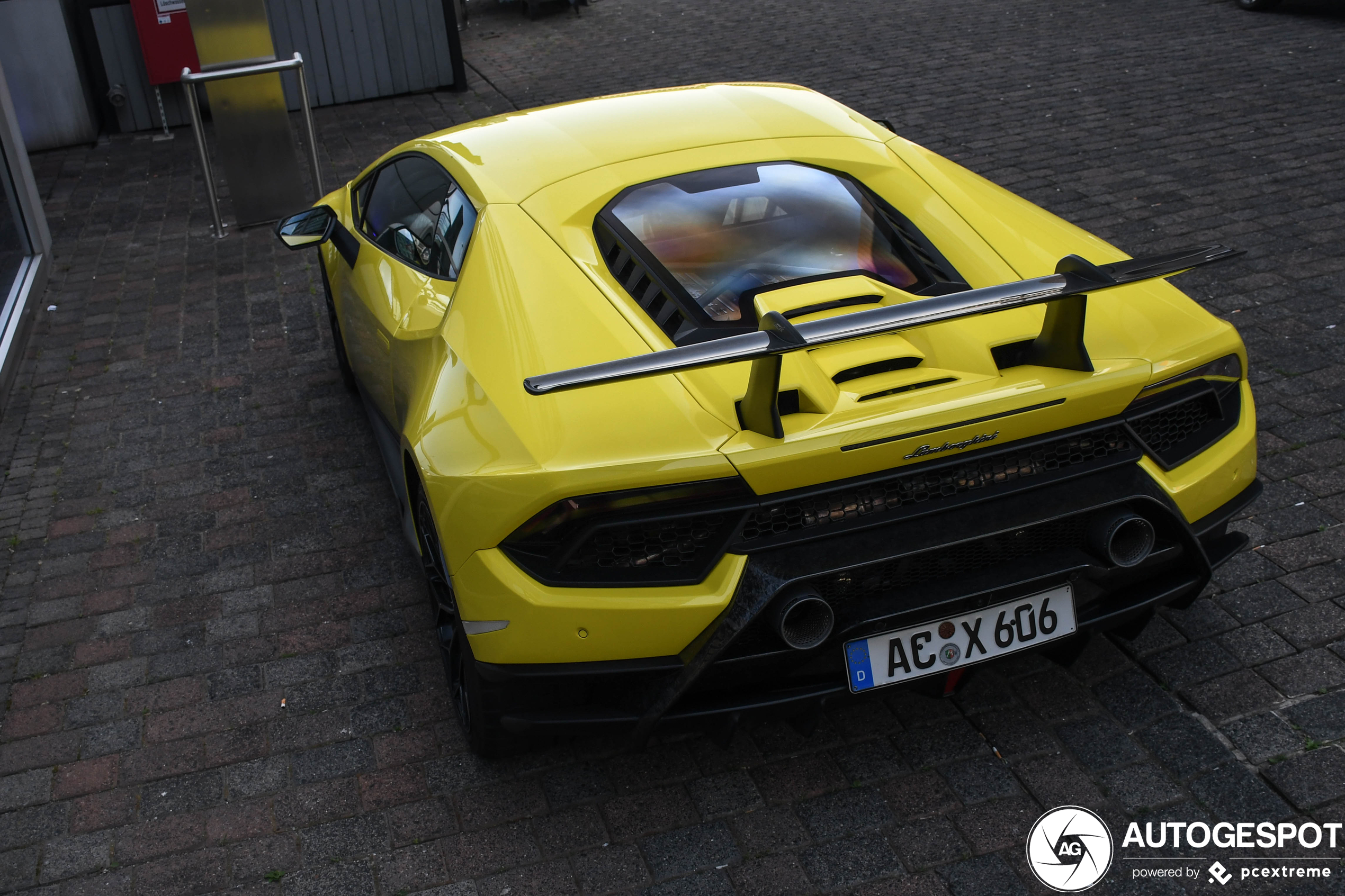 Lamborghini Huracán LP640-4 Performante