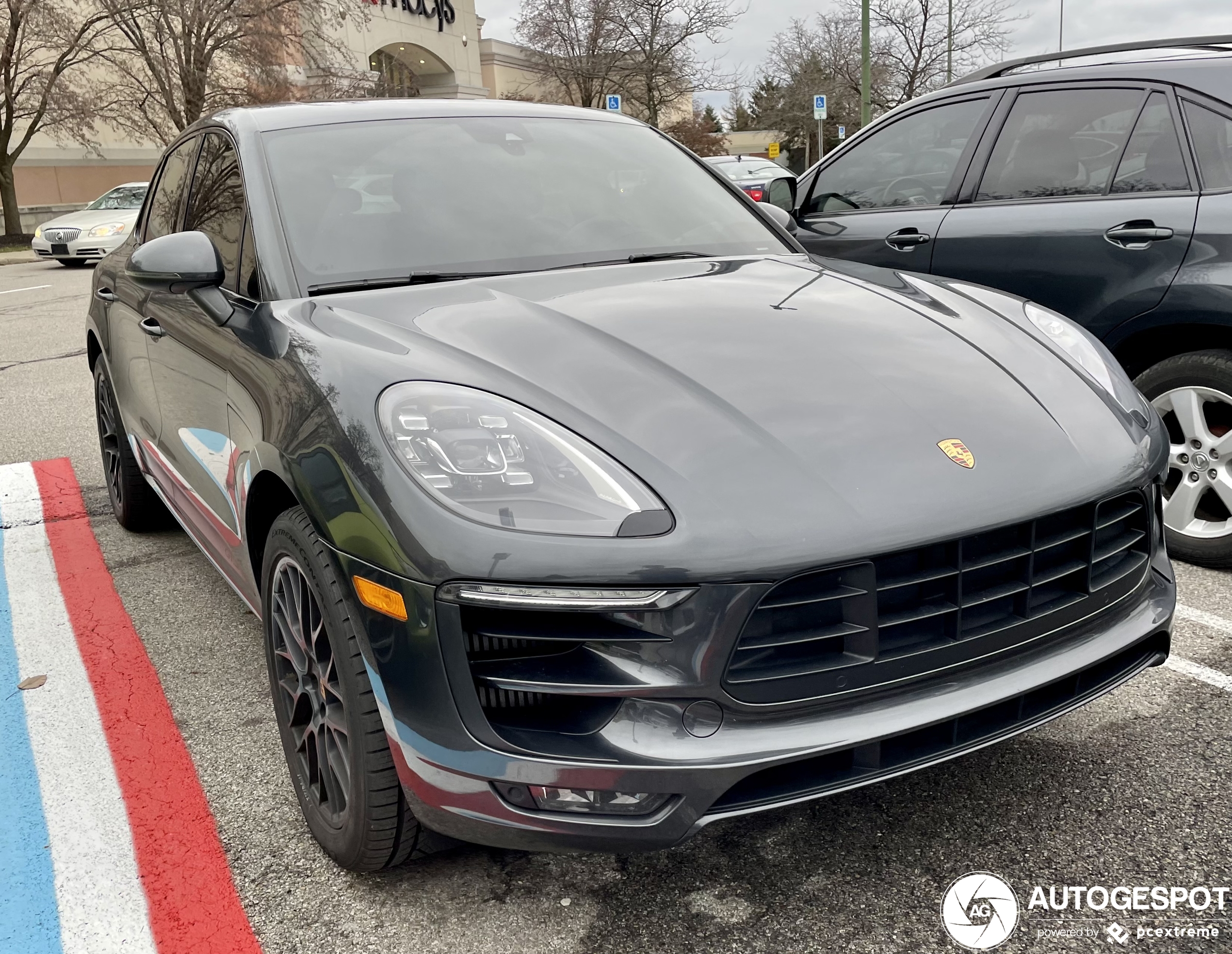 Porsche 95B Macan GTS