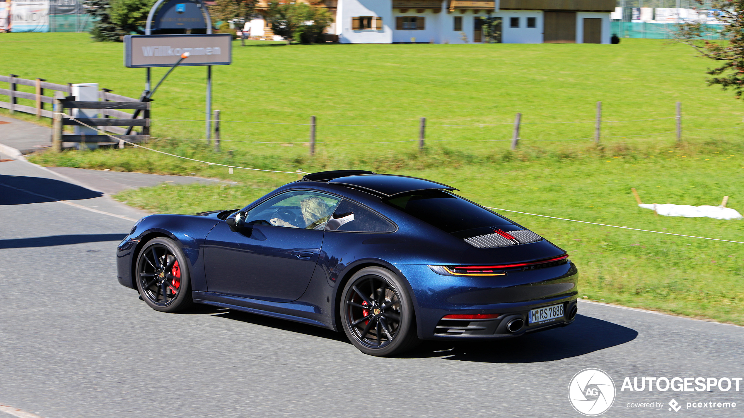 Porsche 911 Carrera 4S PDK 992, CLASSE luxury cars Zagreb, Rijeka, Opatija