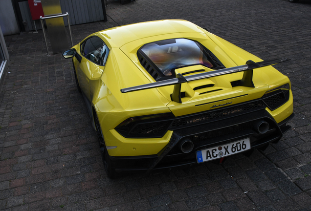 Lamborghini Huracán LP640-4 Performante