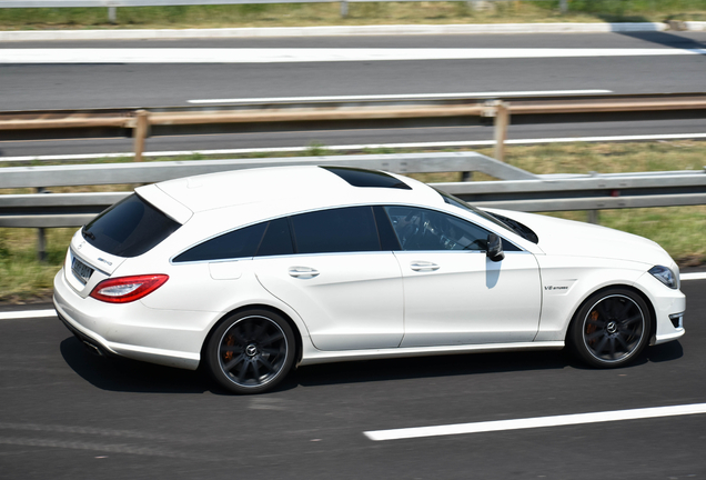 Mercedes-Benz CLS 63 AMG X218 Shooting Brake