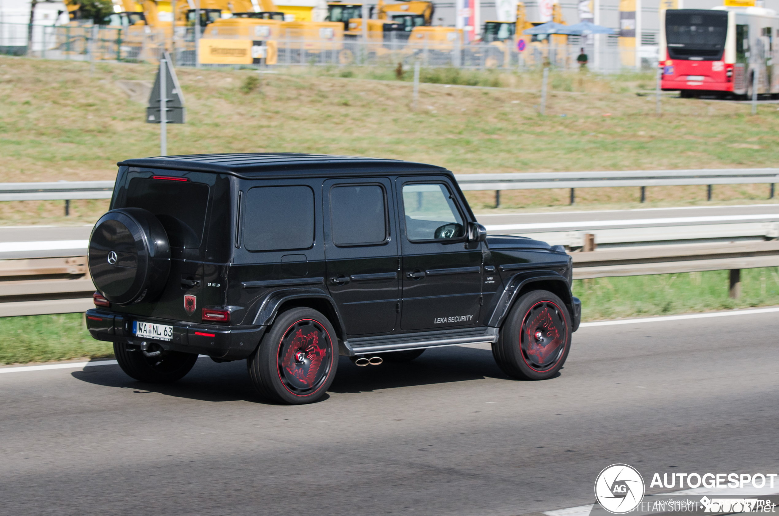 Kraak of smaak? AMG G63 met putdeksels