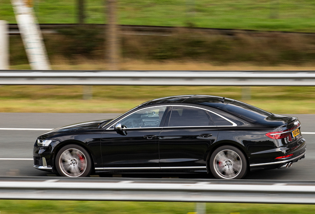 Audi S8 D5