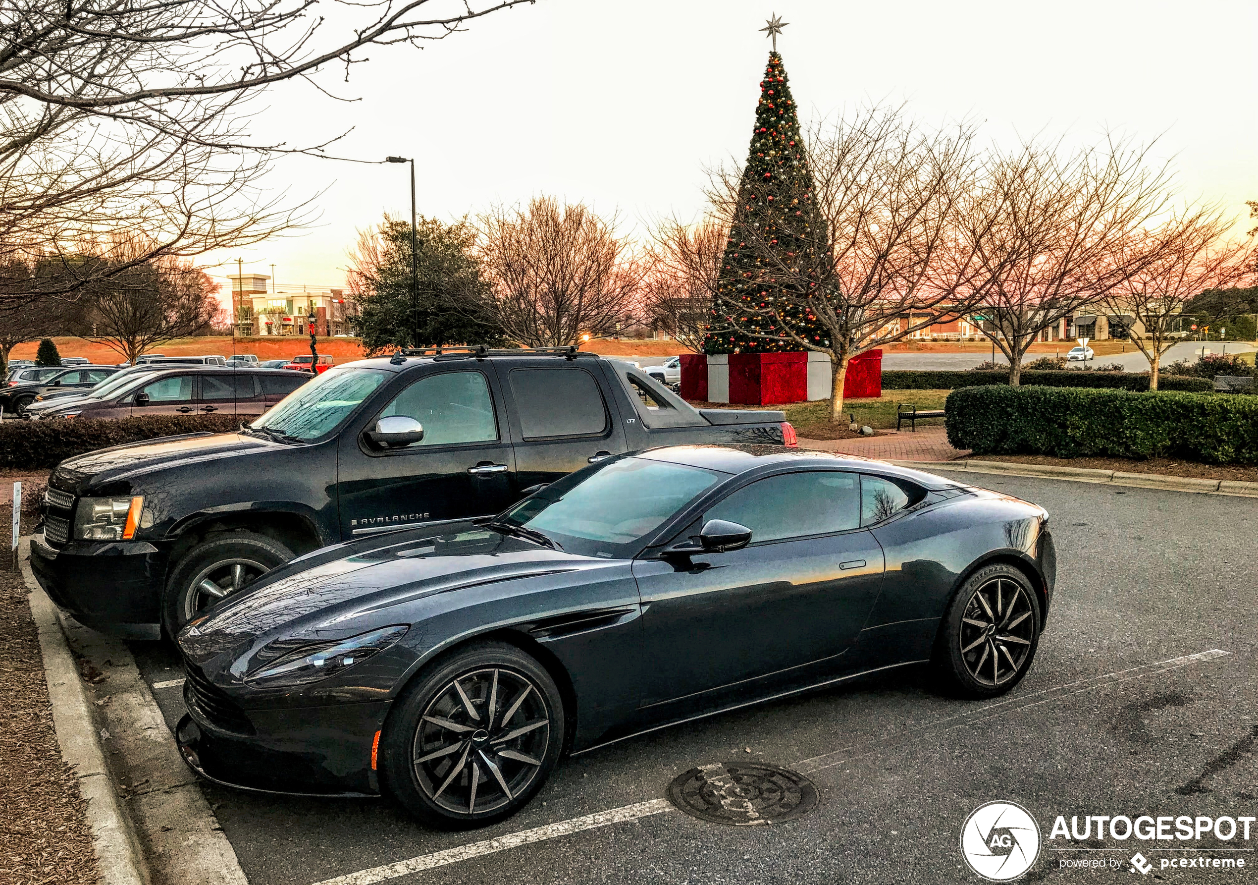 Aston Martin DB11 V8