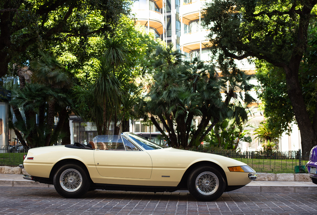 Ferrari 365 GTS/4 Daytona