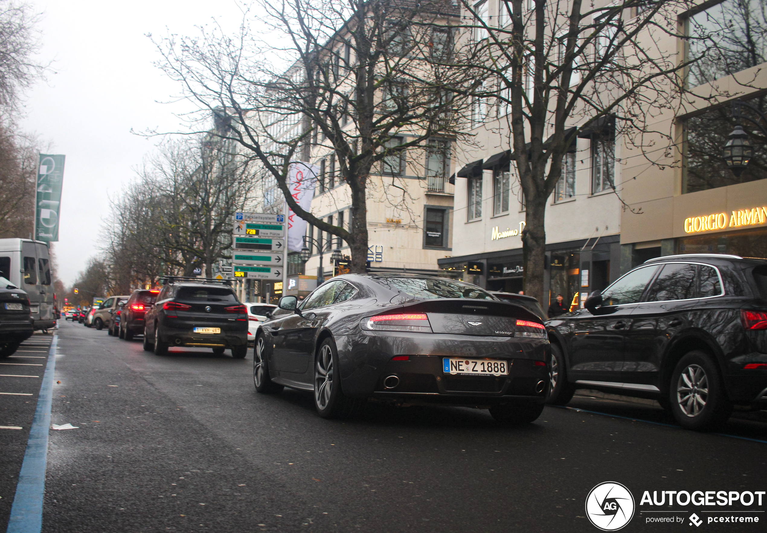 Aston Martin V12 Vantage