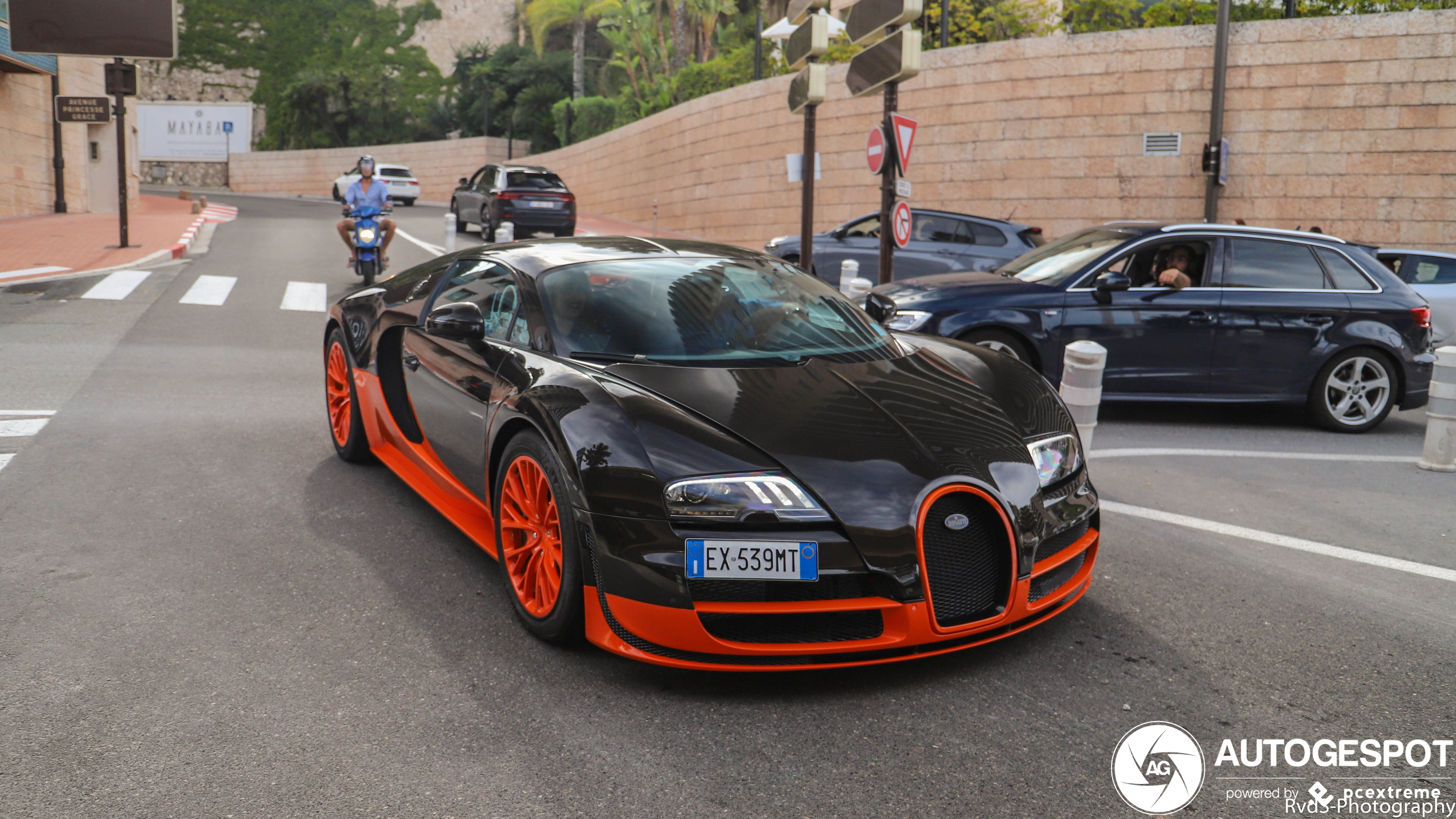 Bugatti Veyron 16.4 Super Sport World Record Edition