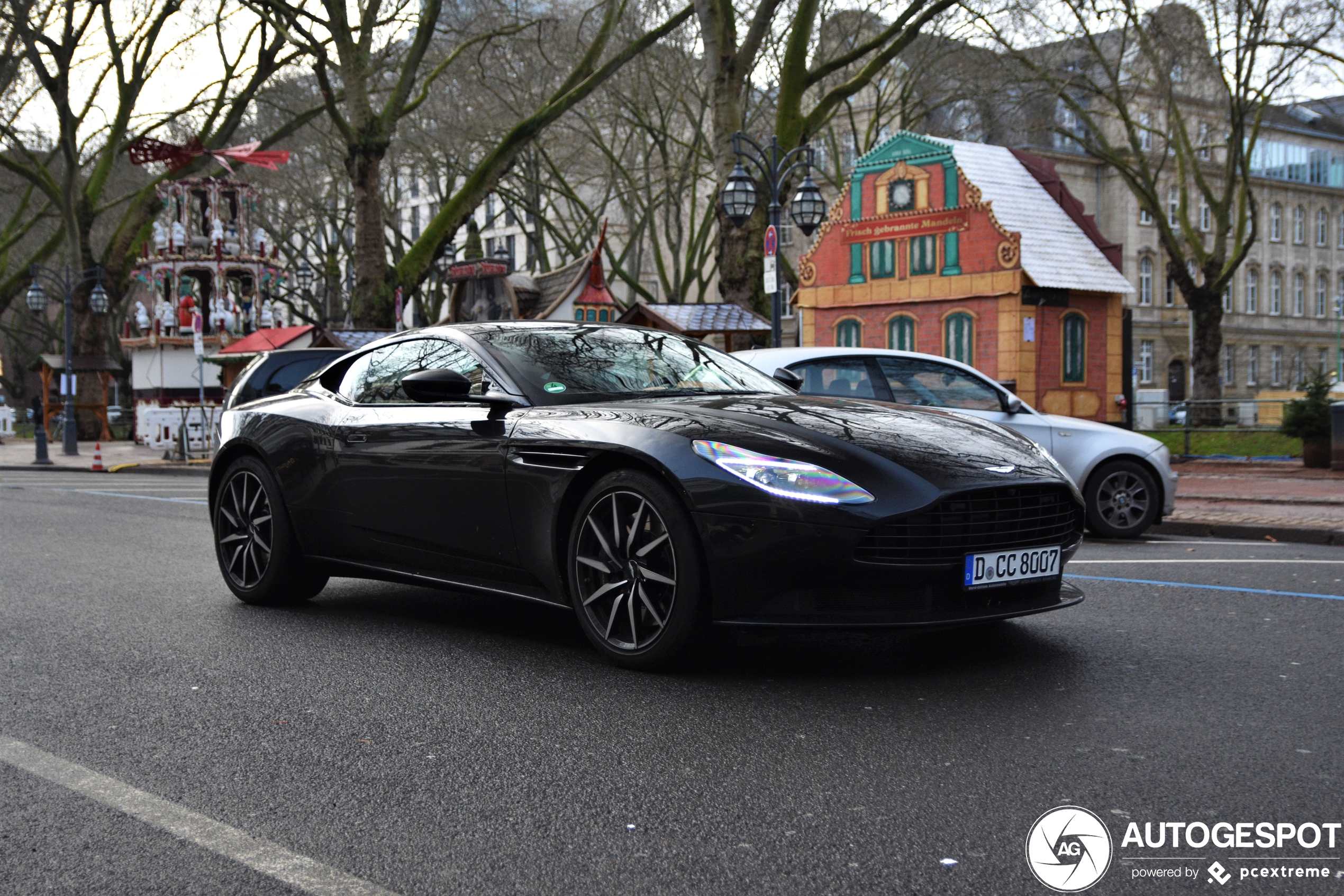 Aston Martin DB11 V8