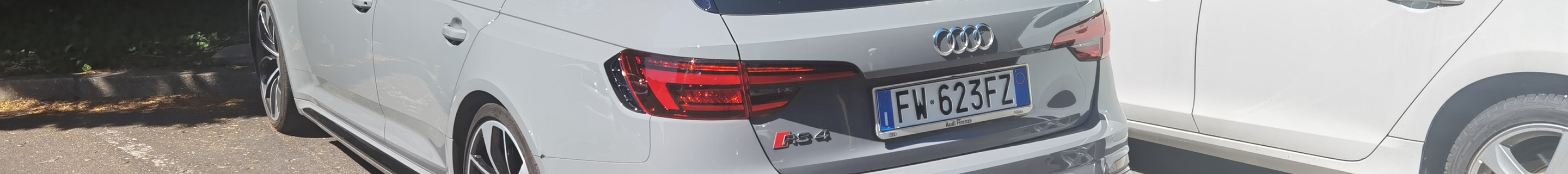 Audi RS4 Avant B9