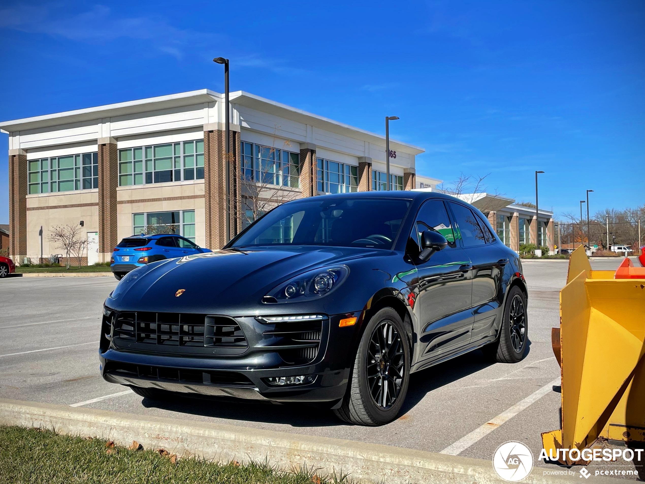 Porsche 95B Macan GTS