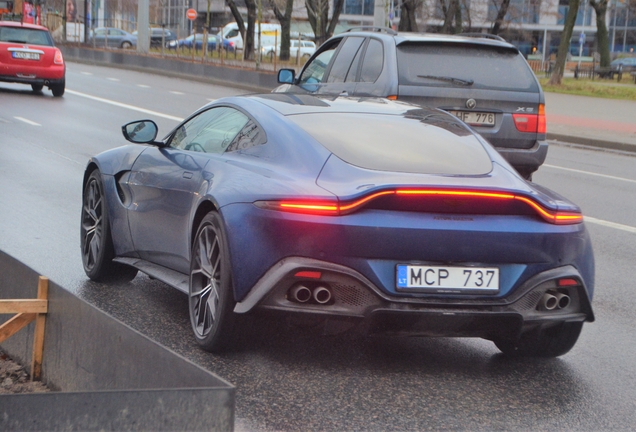 Aston Martin V8 Vantage 2018