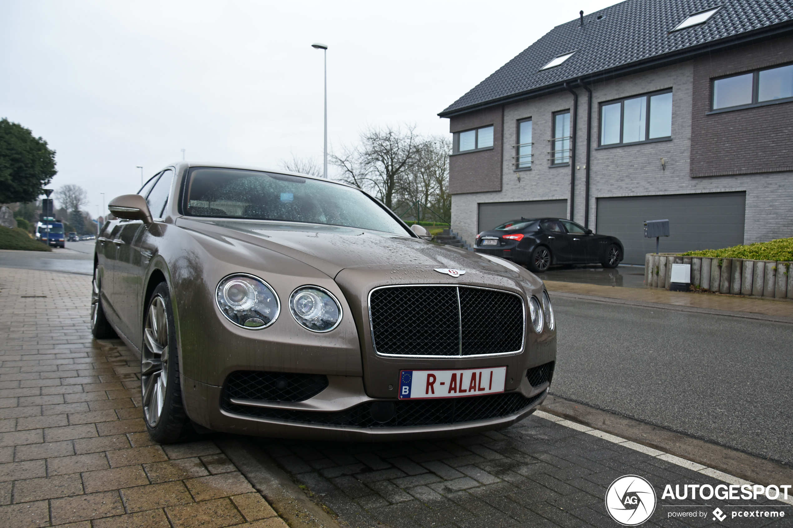 Bentley Flying Spur V8 S