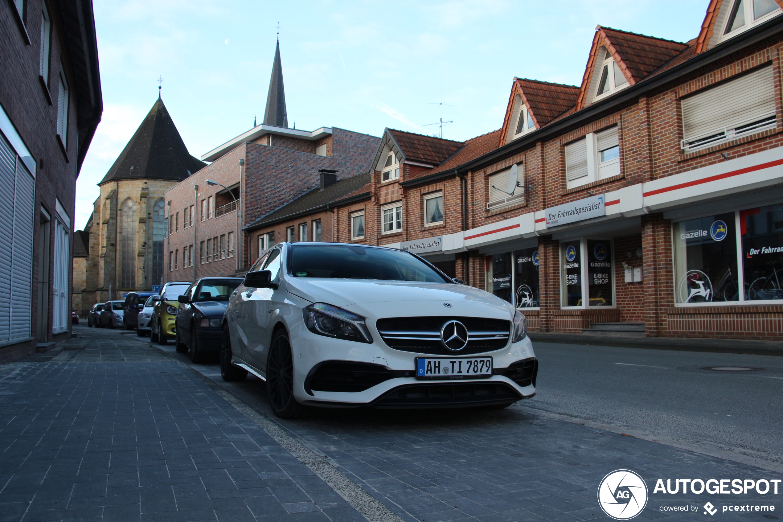 Mercedes-AMG A 45 W176 2015