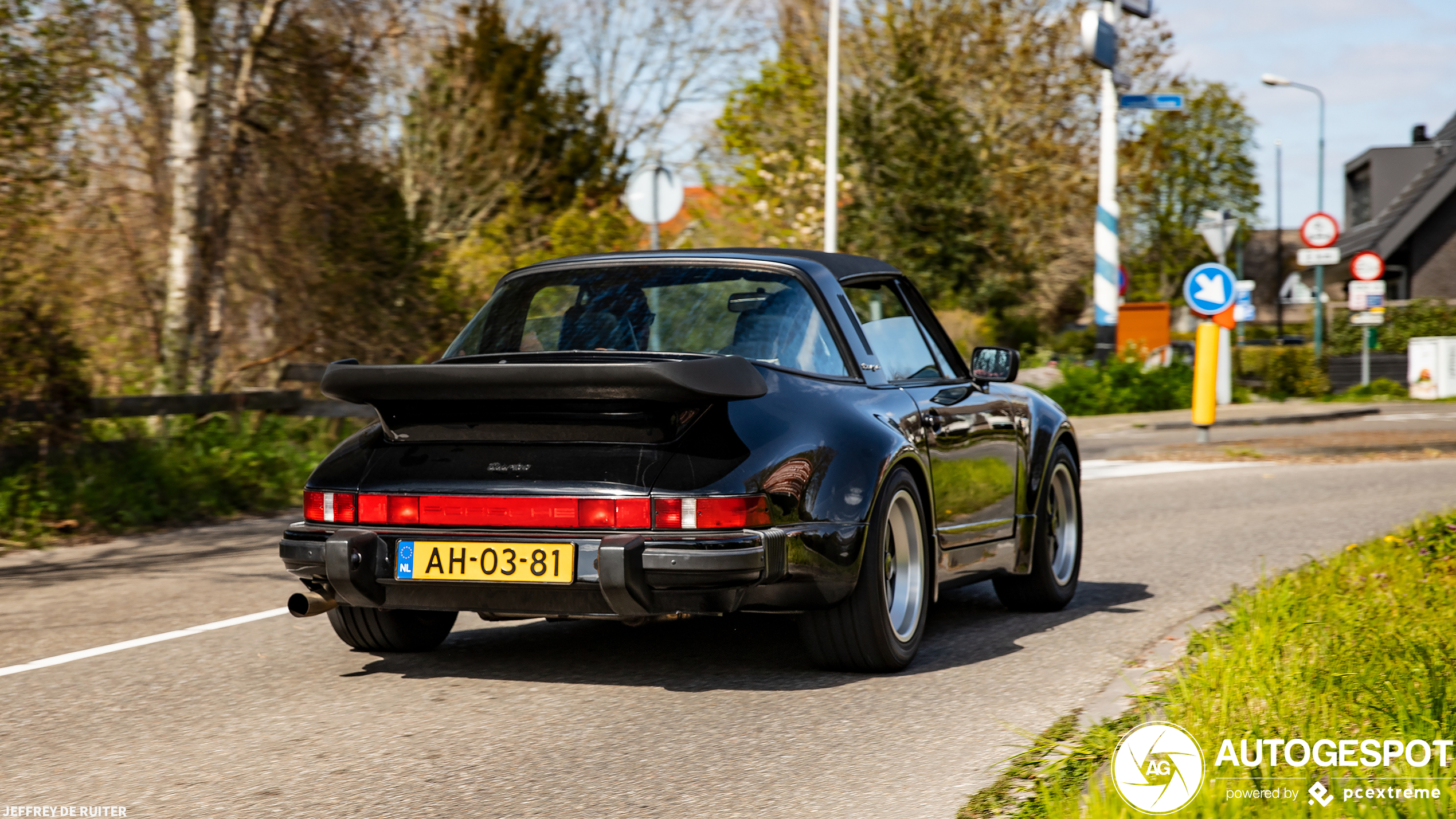 Porsche 930 Turbo Targa