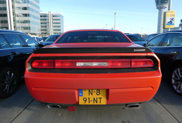 Dodge Challenger SRT-8