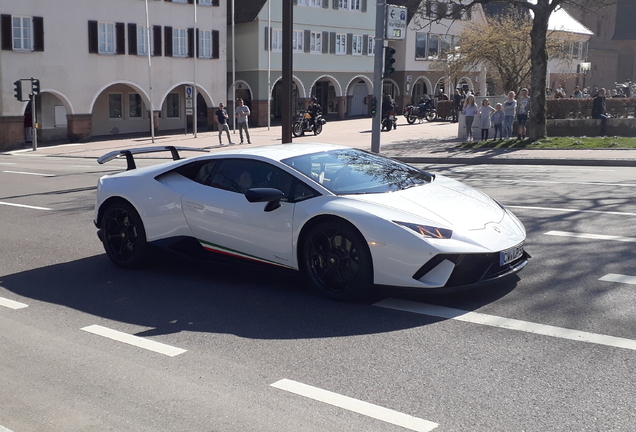 Lamborghini Huracán LP640-4 Performante