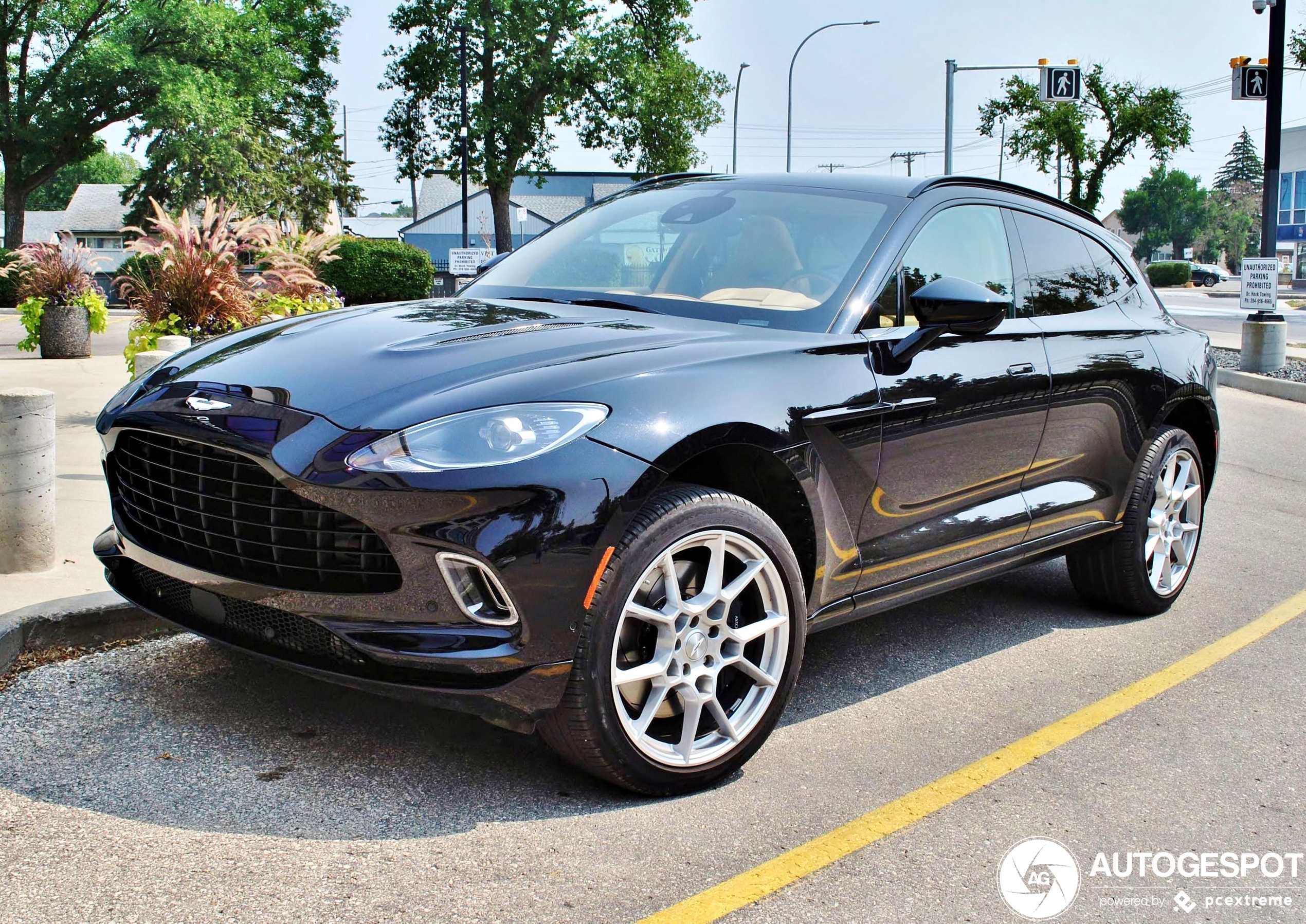 Aston Martin DBX