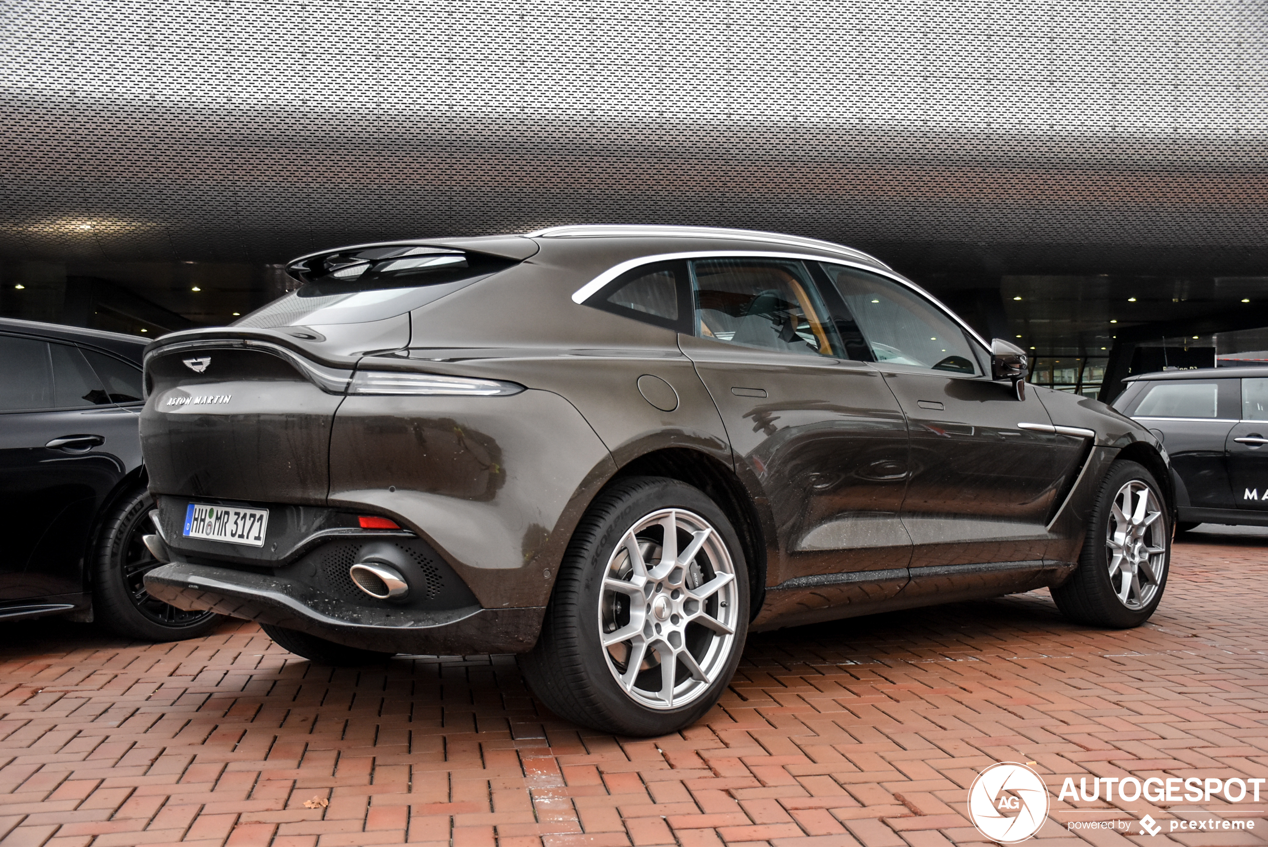 Aston Martin DBX