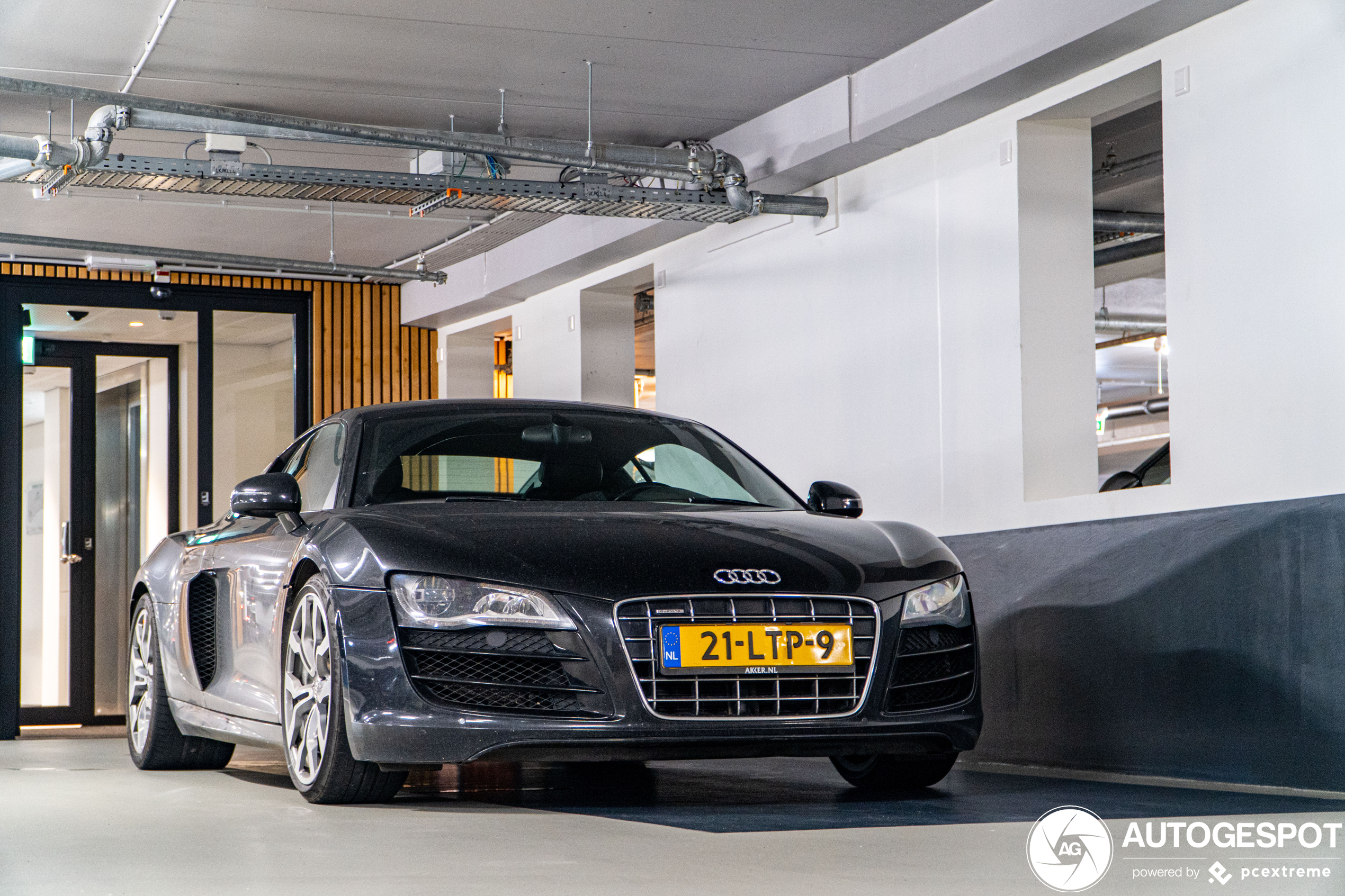 Audi R8 V10