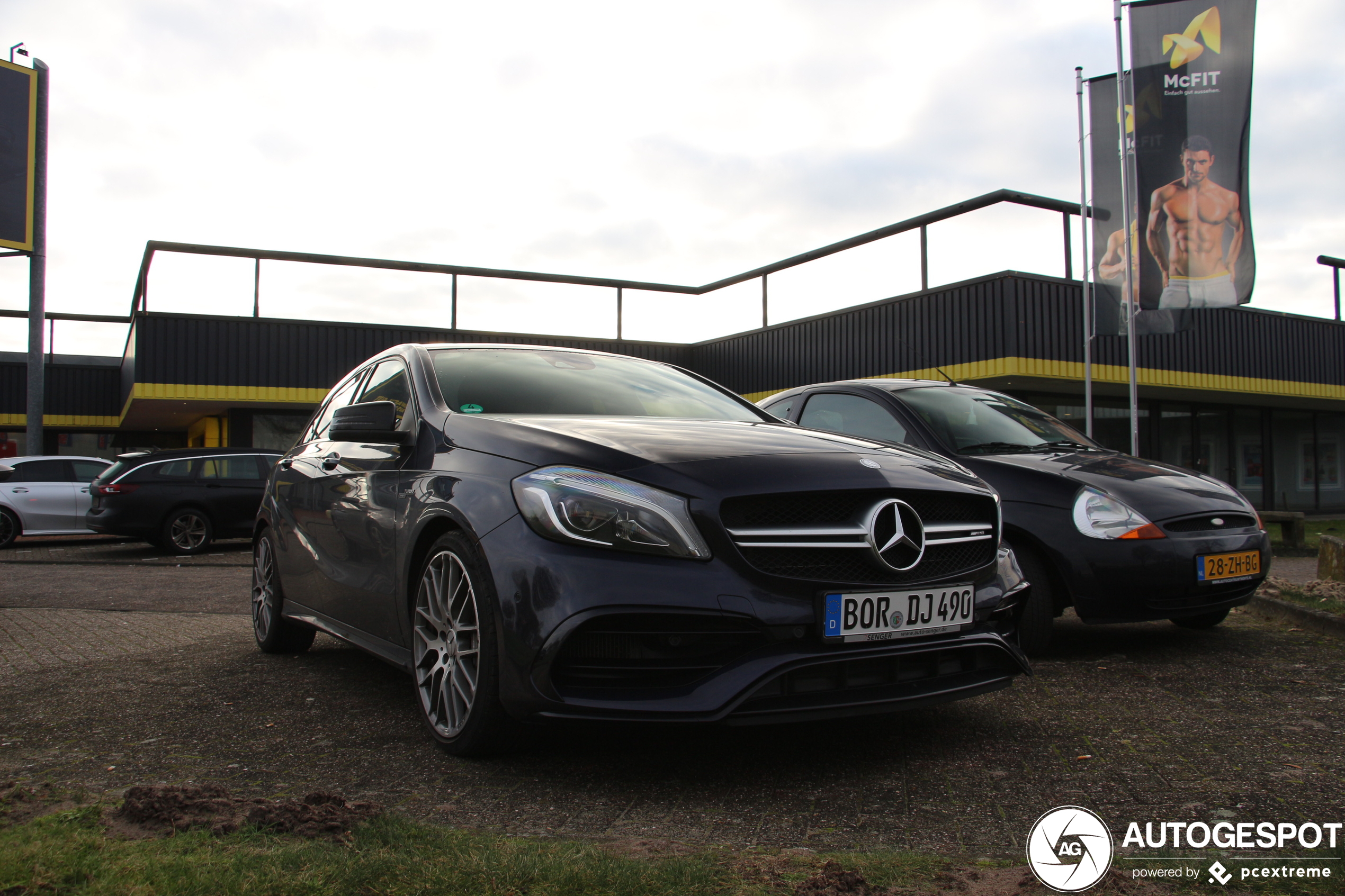 Mercedes-AMG A 45 W176 2015